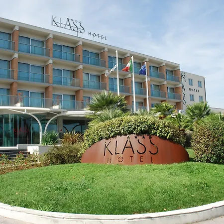 Klass Otel 4*